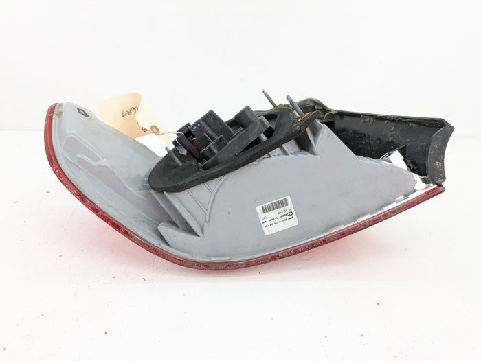BMW E92 M3 335i 328i Pre-LCI Right Outer Quarter Panel Tail Light 7174404