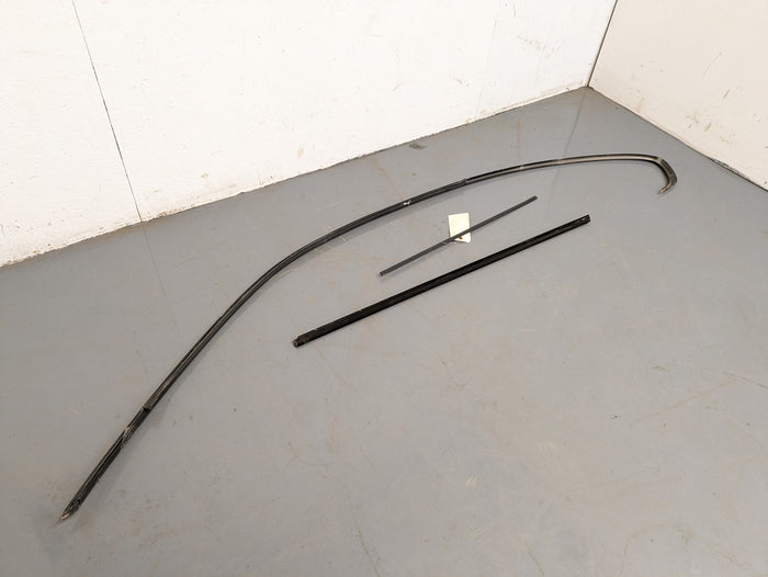 BMW E92 M3 335i 328i Right/Passenger Side Flat Black Window Trim Set 7119079