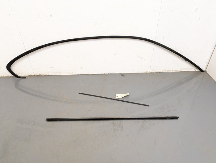 BMW E92 M3 335i 328i Right/Passenger Side Flat Black Window Trim Set 7119079