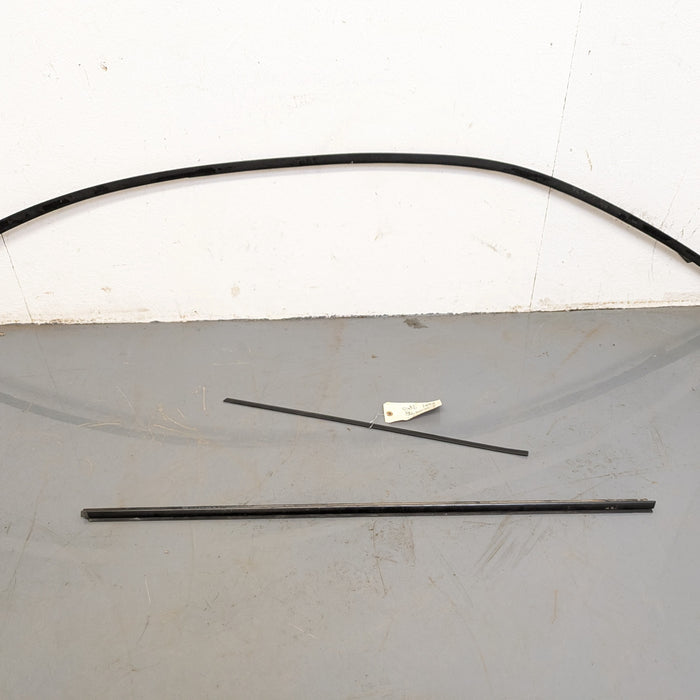 BMW E92 M3 335i 328i Right/Passenger Side Flat Black Window Trim Set 7119079