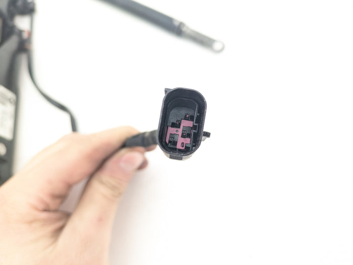 BMW E46 M3 330ci 325ci 323ci Convertible Right Convertible Roof Soft Top Latch Lock 7031362 *DAMAGED*