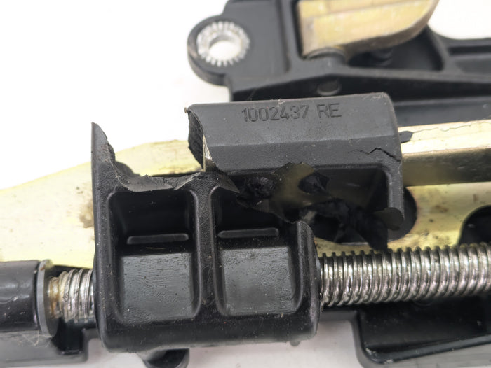 BMW E46 M3 330ci 325ci 323ci Convertible Right Convertible Roof Soft Top Latch Lock 7031362 *DAMAGED*