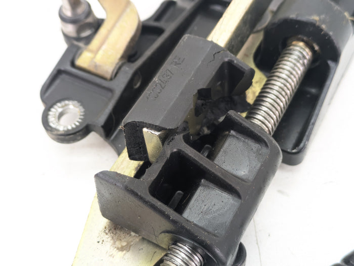 BMW E46 M3 330ci 325ci 323ci Convertible Right Convertible Roof Soft Top Latch Lock 7031362 *DAMAGED*