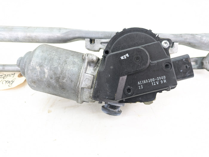 BMW F15 X5/F16 X6 35iX Front Windshield Wiper Motor Linkage & Motor 7292653