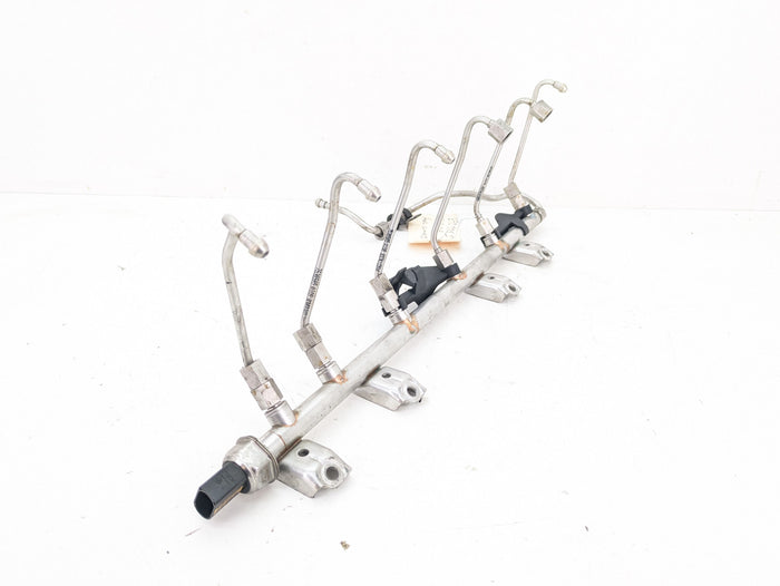 BMW E92 E93 E90 335i 335xi N54 Fuel Rail 7575480