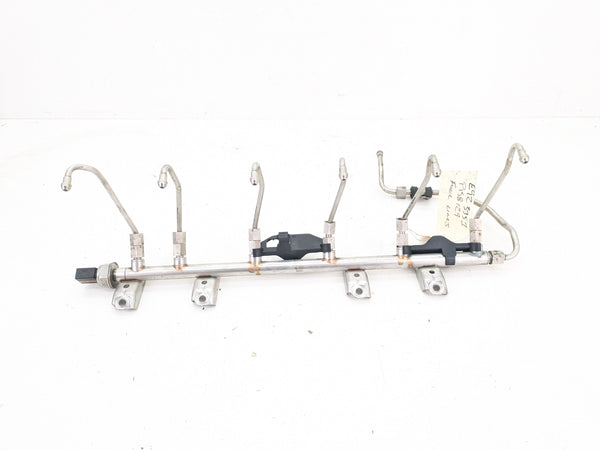 BMW E92 E93 E90 335i 335xi N54 Fuel Rail 7575480