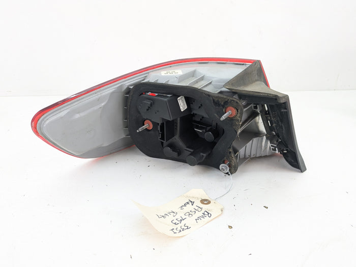 BMW E92 335i 328i M3 Pre-LCI Right Outer Quarter Panel Tail Light 7174404/7174408