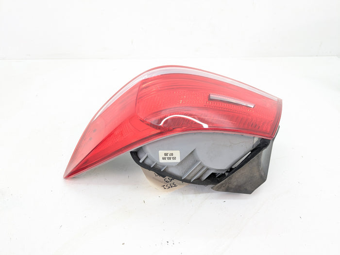 BMW E92 335i 328i M3 Pre-LCI Right Outer Quarter Panel Tail Light 7174404/7174408