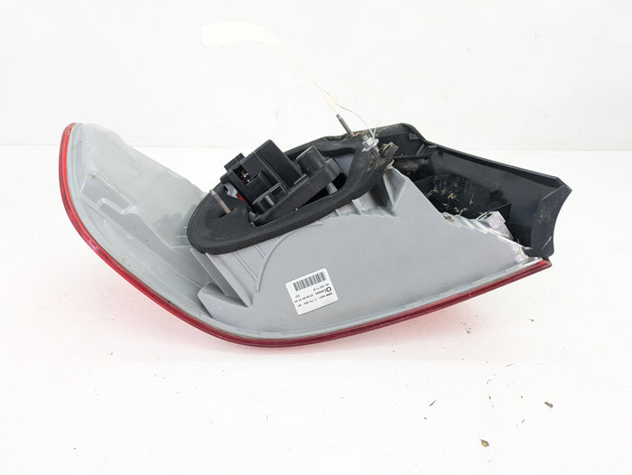 BMW E92 335i 328i M3 Pre-LCI Right Outer Quarter Panel Tail Light 7174404/7174408