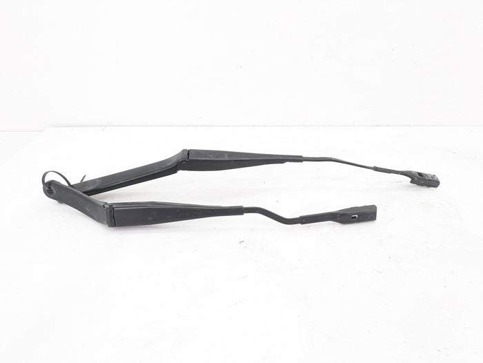 Porsche 991.2 911 GTS Left/Right Windshield Wiper Set 3392126069/3392126059