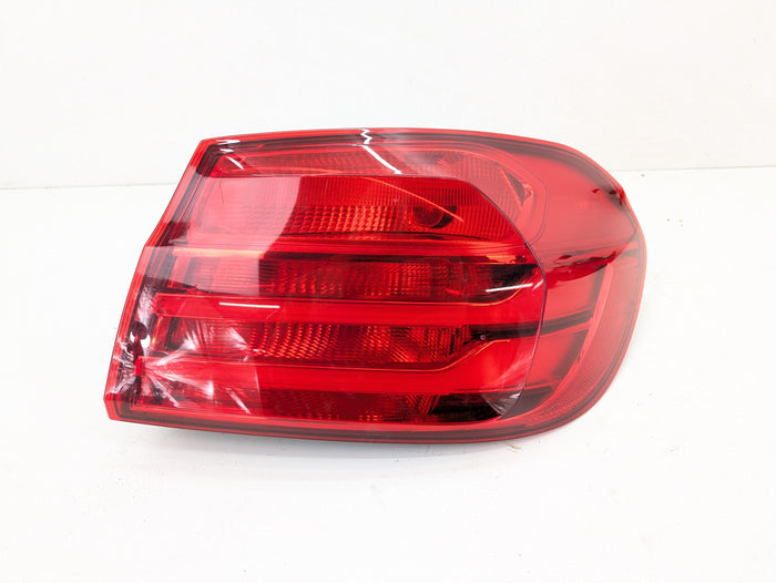BMW F32 F36 F33 4 Series Pre-LCI Right/Passenger Side Outer Tail Light 7296100