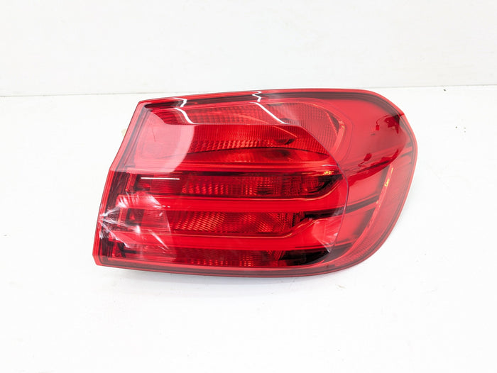 BMW F32 F36 F33 4 Series Pre-LCI Right/Passenger Side Outer Tail Light 7296100