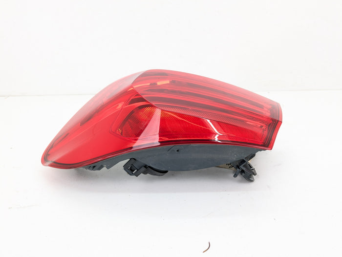 BMW F32 F36 F33 4 Series Pre-LCI Right/Passenger Side Outer Tail Light 7296100