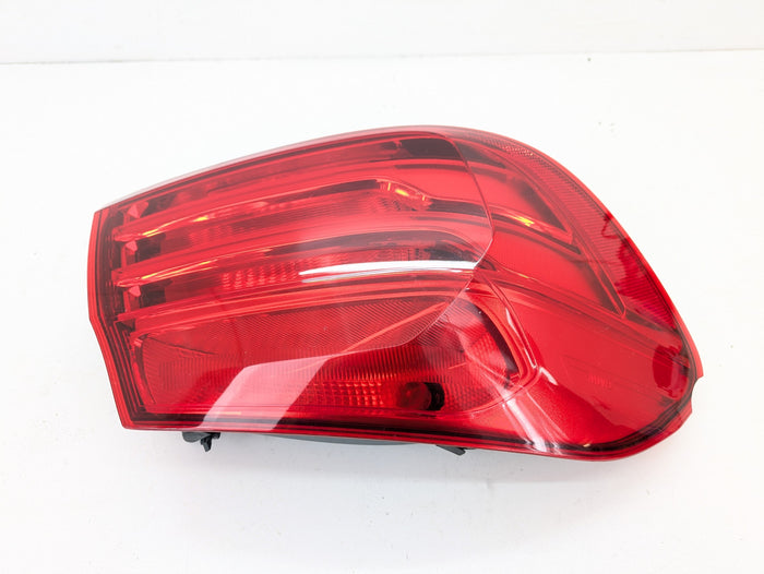 BMW F32 F36 F33 4 Series Pre-LCI Left/Driver Side Outer Tail Light 7296099 *DAMAGED*