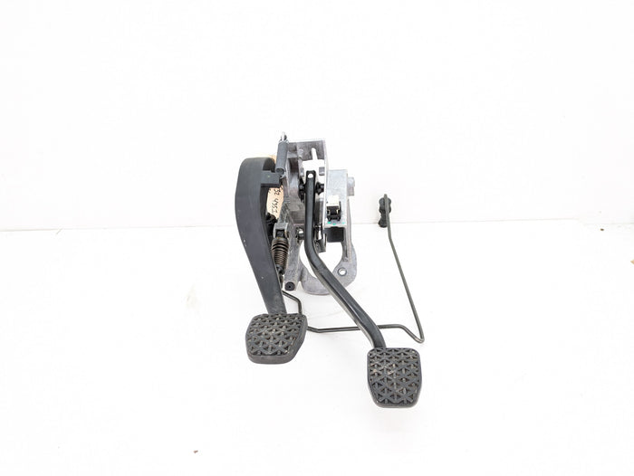 BMW F32 F30 F36 F33 F31 F34 4 & 3 Series Manual Transmission Clutch/Brake Pedals 6860643/6761310/6773670