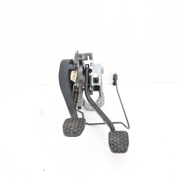 BMW F32 F30 F36 F33 F31 F34 4 & 3 Series Manual Transmission Clutch/Brake Pedals 6860643/6761310/6773670