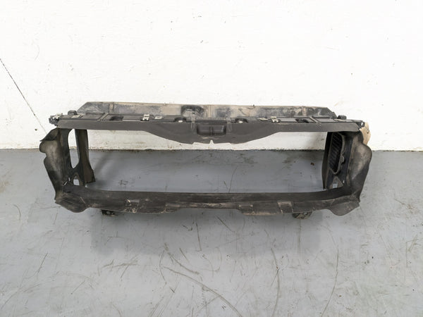 BMW F32 F33 F36 4 Series Upper Center Radiator Air Duct Shroud 51747290610 *DAMAGED*