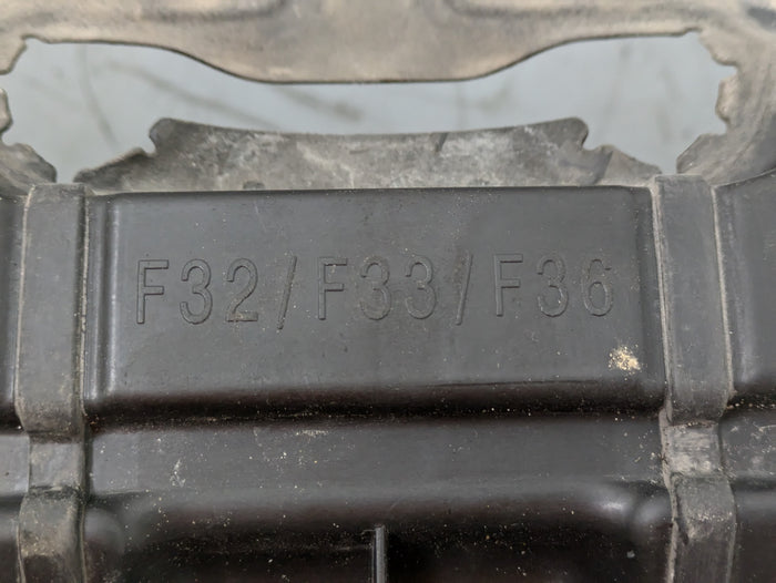 BMW F32 F33 F36 4 Series Upper Center Radiator Air Duct Shroud 51747290610 *DAMAGED*