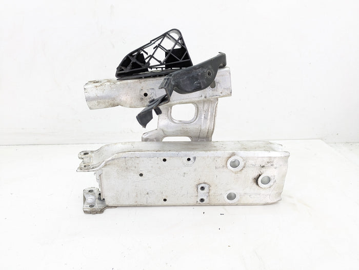 BMW F32 F30 F31 F33 F34 F36 4 & 3 Series M Sport Right Front Bumper Deformation Element Bracket 8051190