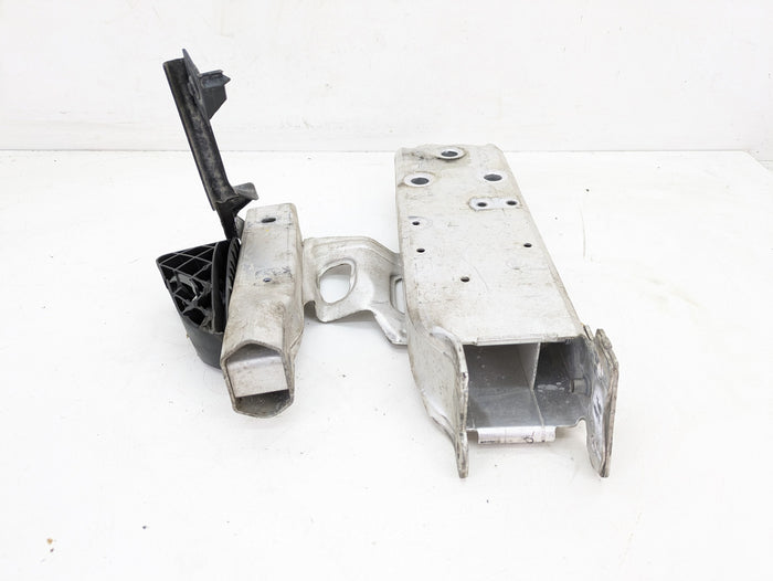 BMW F32 F30 F31 F33 F34 F36 4 & 3 Series M Sport Right Front Bumper Deformation Element Bracket 8051190