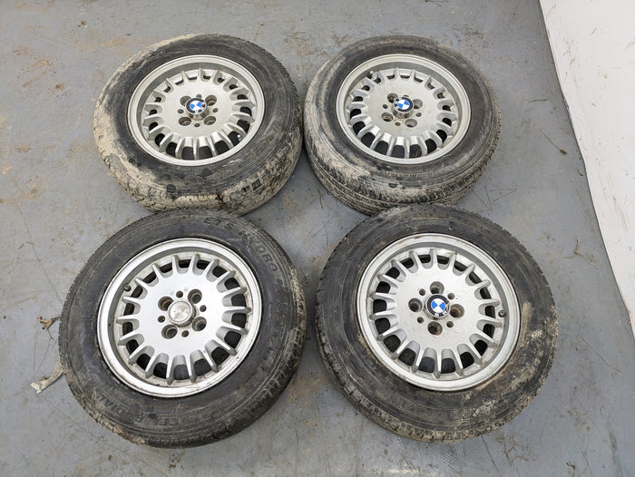 BMW E30 Bottle Cap Wheel Set 14X6 ET35 *Note* 1125688