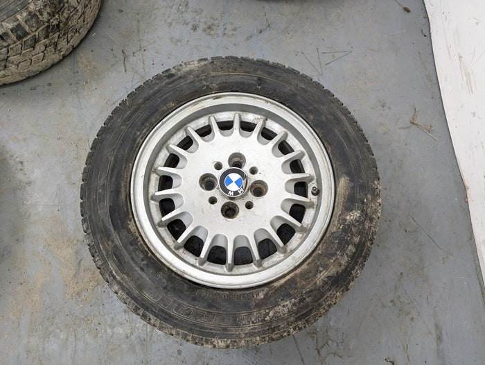 BMW E30 Bottle Cap Wheel Set 14X6 ET35 *Note* 1125688