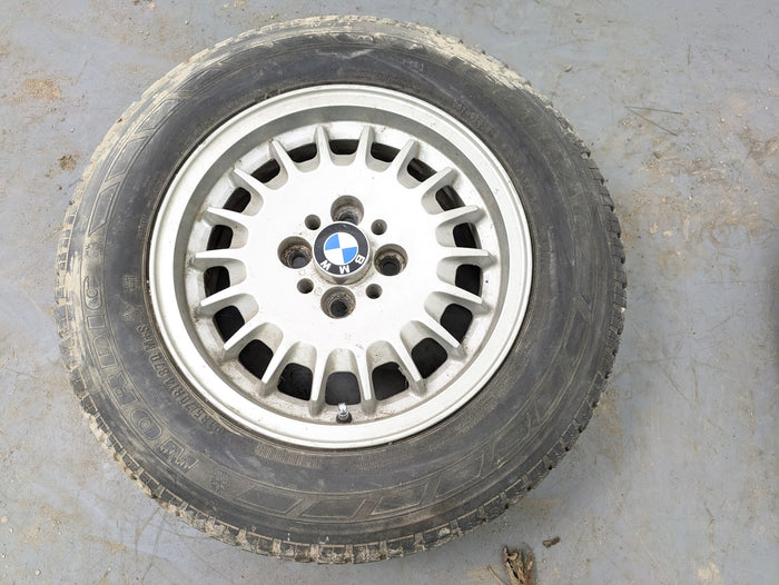 BMW E30 Bottle Cap Wheel Set 14X6 ET35 *Note* 1125688