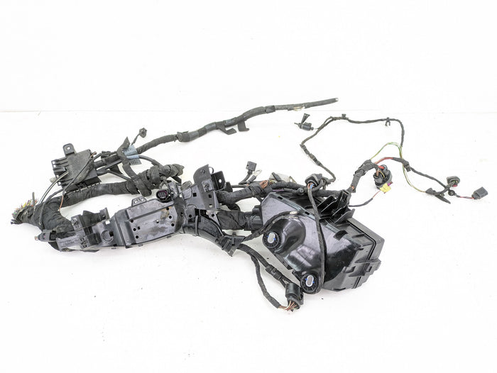 Audi 8V RS3 Left/Driver Side Engine Bay Wiring Harness & Fuse Box 8V0971228 *DAMAGED*