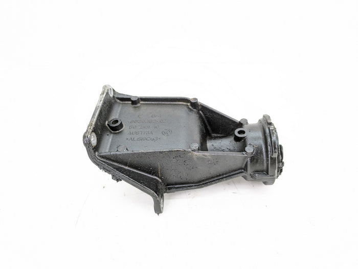 BMW G80 G82 F97 M3 M4 X3 M S58 AWD Front Right Axle Shaft Support Bracket 8639383