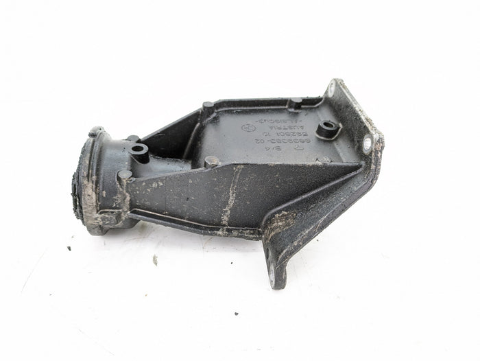 BMW G80 G82 F97 M3 M4 X3 M S58 AWD Front Right Axle Shaft Support Bracket 8639383