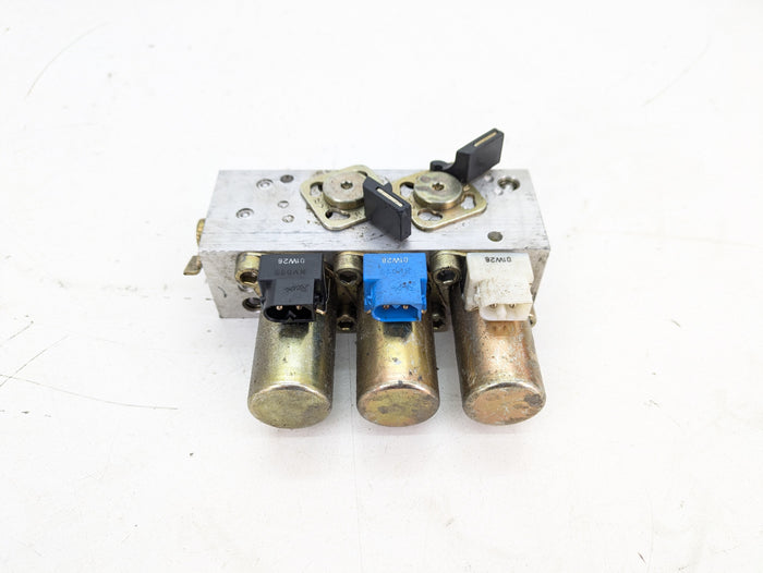 BMW E46 BMW E46 330ci M3 325ci 323ci Convertible Roof Soft Top Hydraulic Cylinder Valve Block 8234529