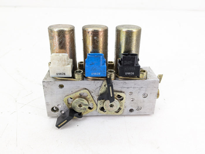 BMW E46 BMW E46 325ci M3 330ci 323ci Convertible Roof Soft Top Hydraulic Cylinder Valve Block 8234529