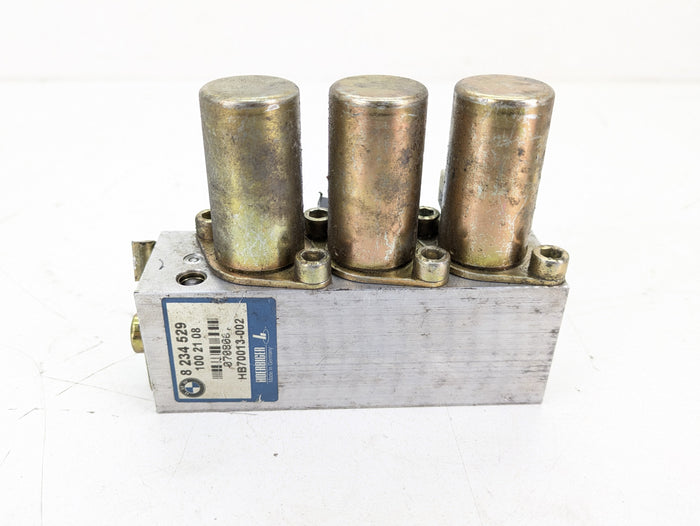 BMW E46 BMW E46 325ci M3 330ci 323ci Convertible Roof Soft Top Hydraulic Cylinder Valve Block 8234529