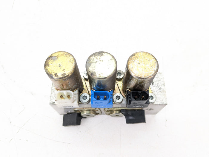 BMW E46 BMW E46 323ci M3 330ci 325ci Convertible Roof Soft Top Hydraulic Cylinder Valve Block 8234529