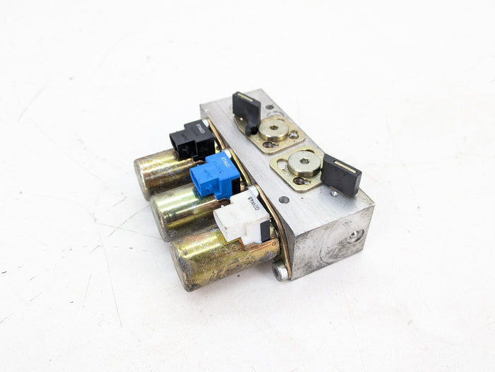 BMW E46 BMW E46 323ci M3 330ci 325ci Convertible Roof Soft Top Hydraulic Cylinder Valve Block 8234529