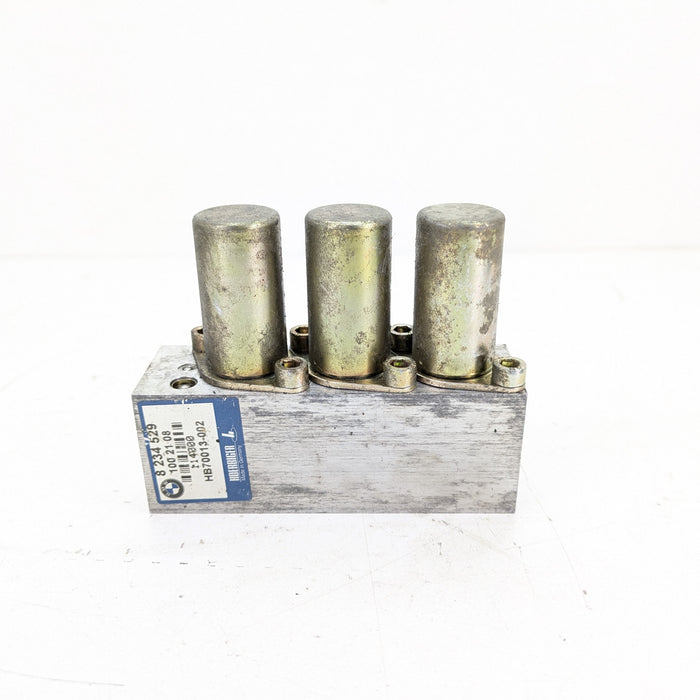BMW E46 BMW E46 3 Series Convertible Roof Soft Top Hydraulic Cylinder Valve Block 8234529
