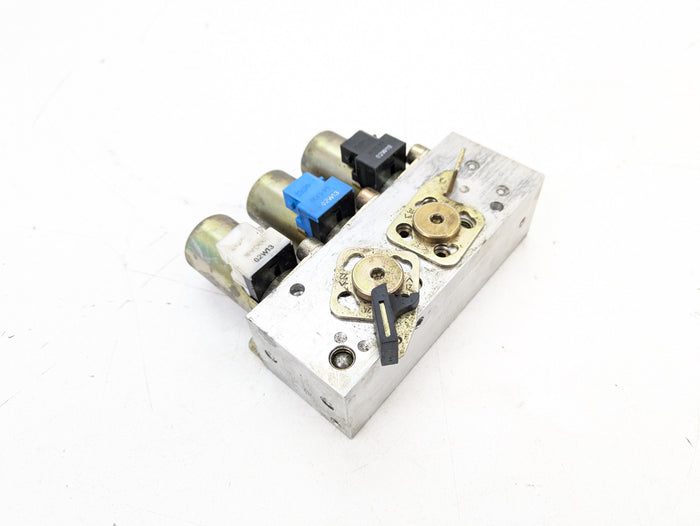 BMW E46 BMW E46 3 Series Convertible Roof Soft Top Hydraulic Cylinder Valve Block 8234529