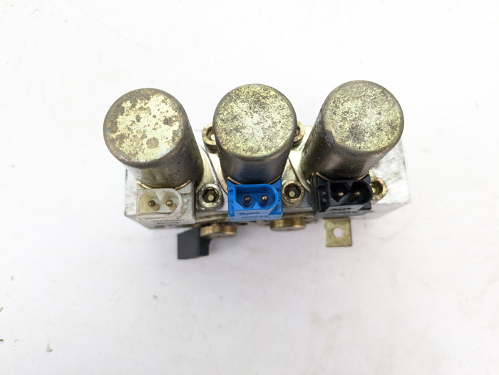 BMW E46 BMW E46 3 Series Convertible Roof Soft Top Hydraulic Cylinder Valve Block 8234529