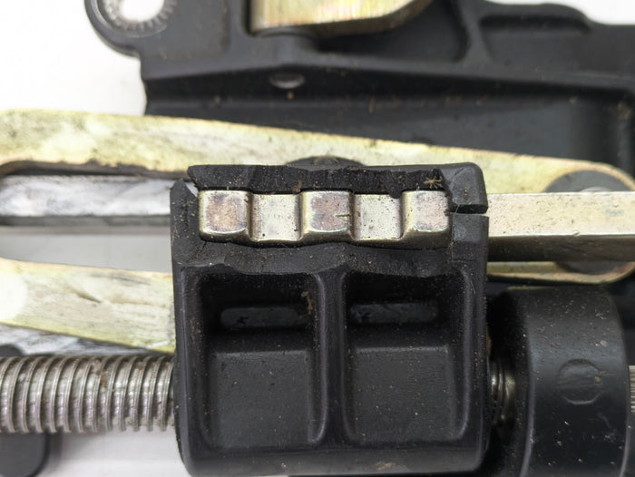 BMW E46 330ci 325ci 323ci M3 Convertible Right Convertible Roof Soft Top Latch Lock 8229824/7031362*Damaged*