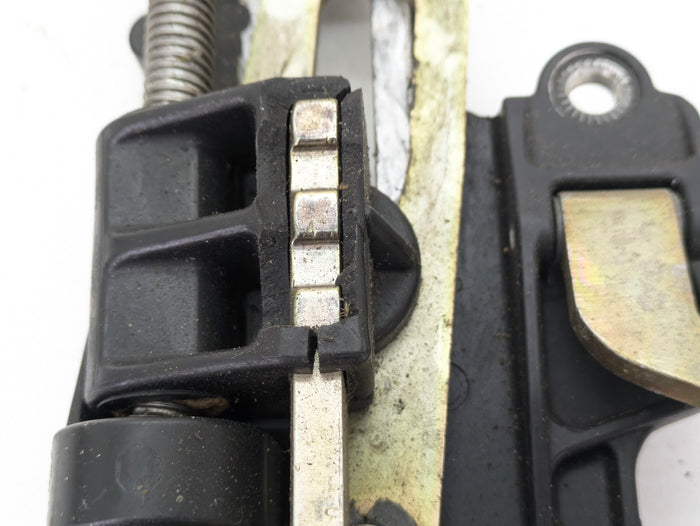BMW E46 330ci 325ci 323ci M3 Convertible Right Convertible Roof Soft Top Latch Lock 8229824/7031362*Damaged*
