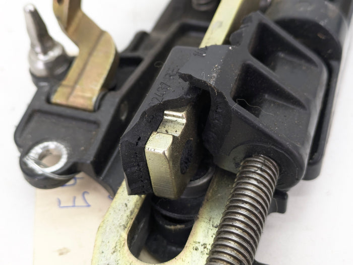 BMW E46 330ci 325ci 323ci M3 Convertible Right Convertible Roof Soft Top Lock Latch 7031362/8229824*Damaged*