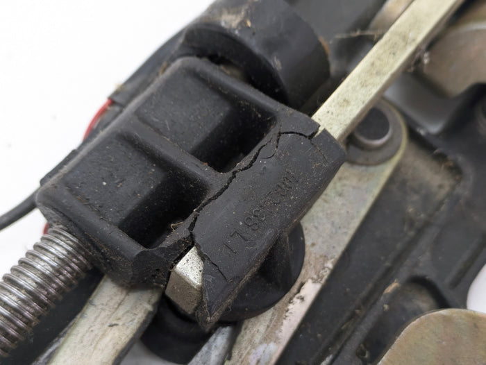 BMW E46 330ci 325ci 323ci M3 Convertible Left Convertible Roof Soft Top Lock Latch  7031361 / 8229824 *Damaged*