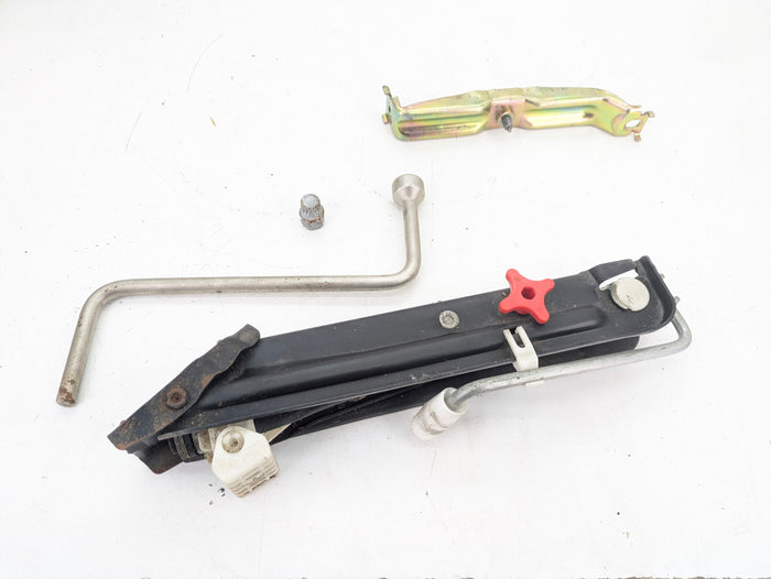 BMW E46 3 Series Wagon/Touring Emergency Spare Tire Jack Tool Kit 8232581
