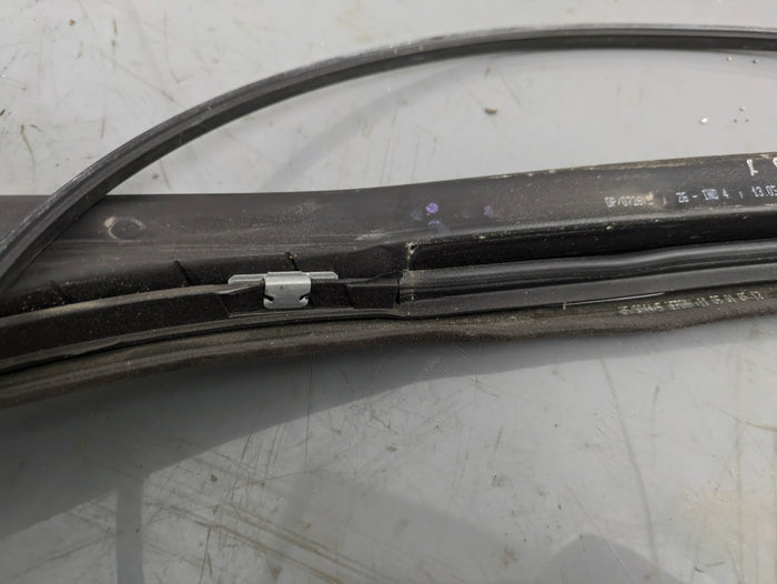 BMW E46 M3 325ci 330ci Convertible Door Windshield Top Seal 51718233415