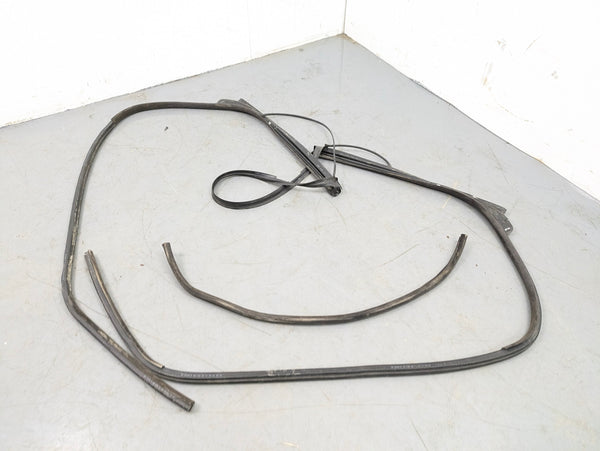 BMW E46 M3 325ci 330ci Convertible Door Windshield Top Seal 51718233415