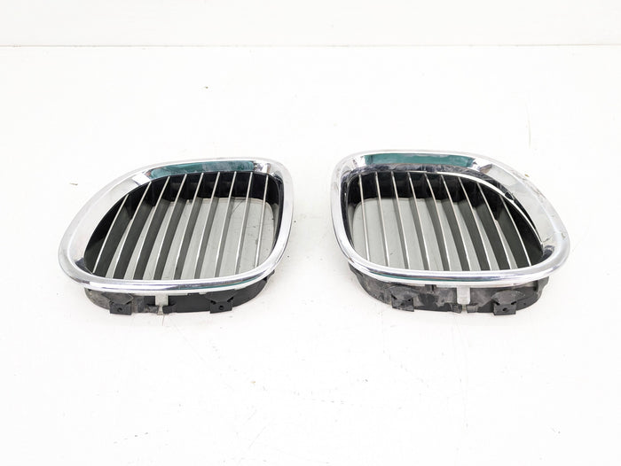 BMW Z3 M Roadster/M Coupe Hood Left/Right Chrome Grille Set 8412949/8412950 *DAMAGED*
