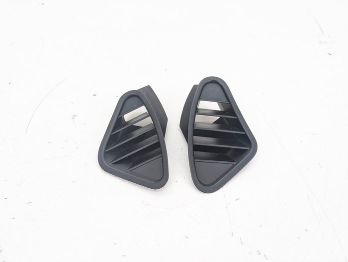 BMW Z3 M Dash Air Vent Defroster Duct Set Left Right  R104W006/R104W005 *Damaged*