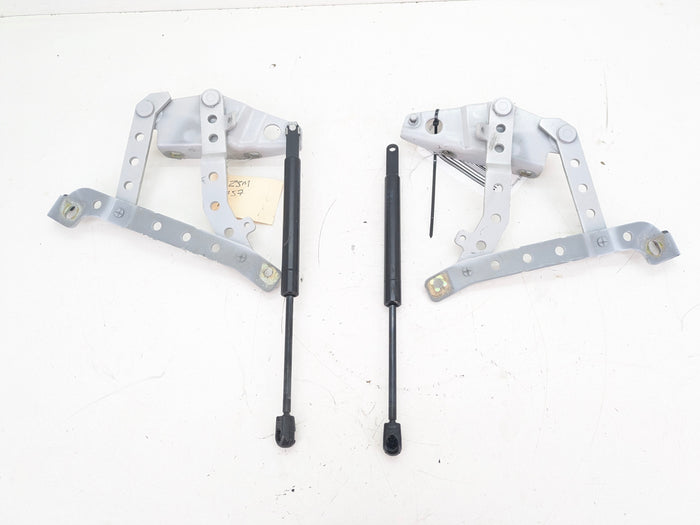 BMW Z3 M Roadster/M Coupe Left/Right Hood Hinges 41618398665/41618398666/51238397401