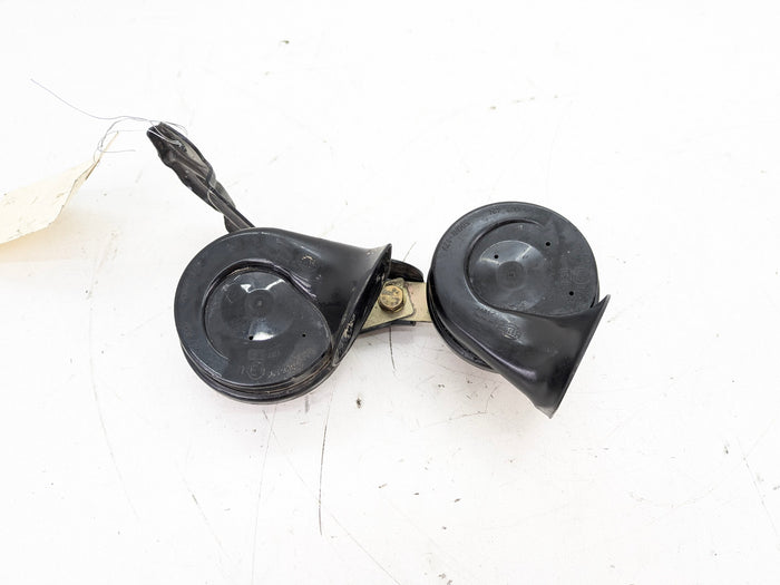 BMW Z3 M Roadster/M Coupe High & Low Pitch Horns Pair 2693381/2693382