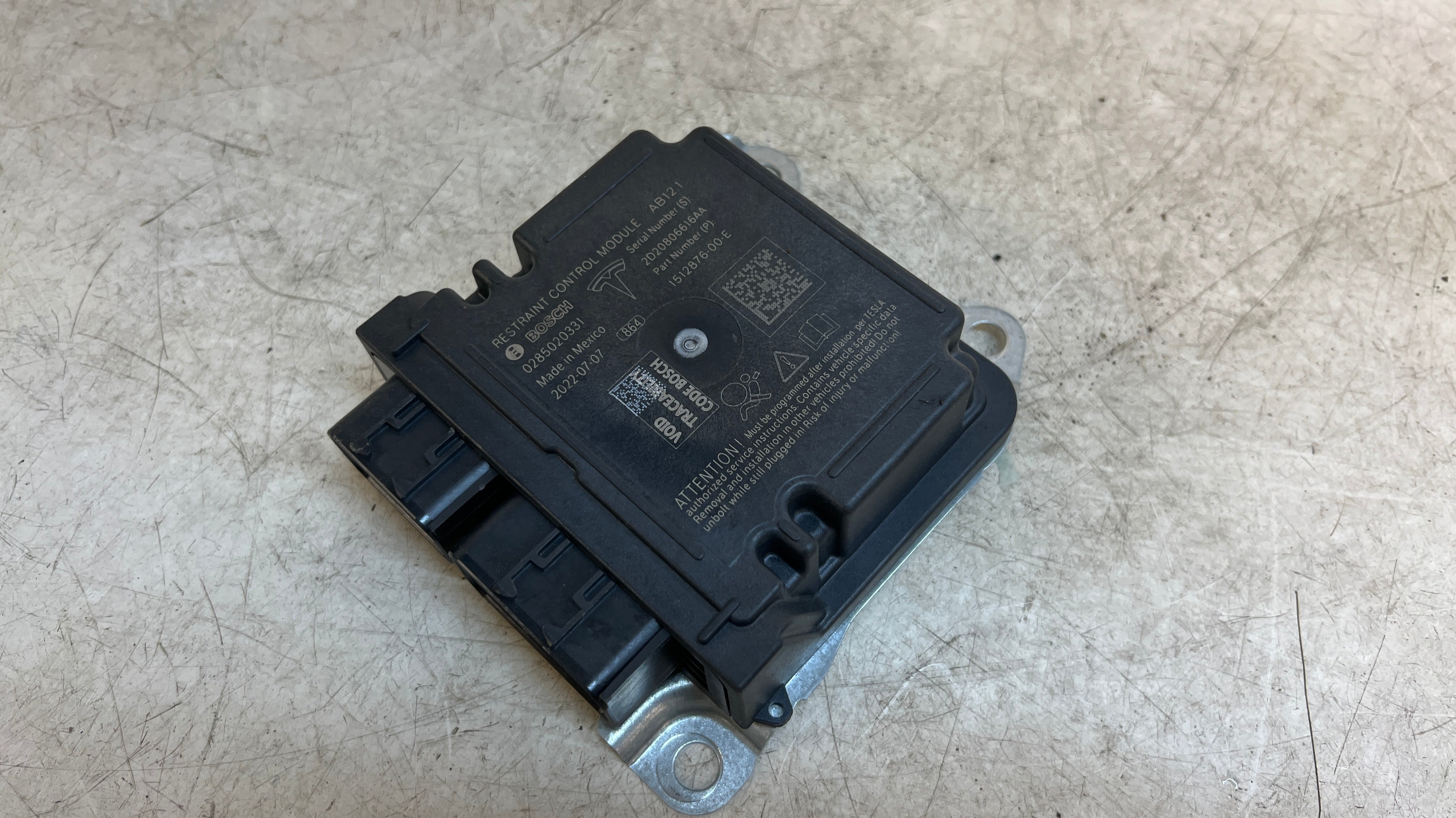 Tesla Model 3 Restraint Airbag Control Module 1512876 00 B NOTE